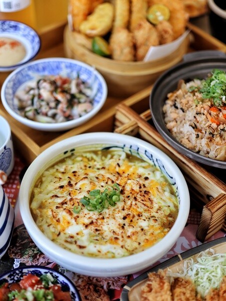 【台中食記】全新夏日菜單推出『小小麥-一中店』台日式風格主餐200有找,雞白湯無限暢飲!