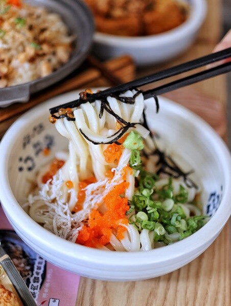 【台中食記】全新夏日菜單推出『小小麥-一中店』台日式風格主餐200有找,雞白湯無限暢飲!