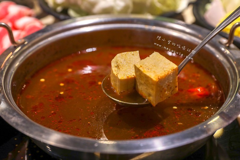 台北宵夜,台北火鍋,台北火鍋宵夜,台北麻辣鍋,川鼎精緻鍋物,川鼎精緻鍋物捷運,川鼎精緻鍋物推薦,川鼎精緻鍋物菜單,川鼎精緻鍋物評價,過年有營業的餐廳 @陳小可的吃喝玩樂