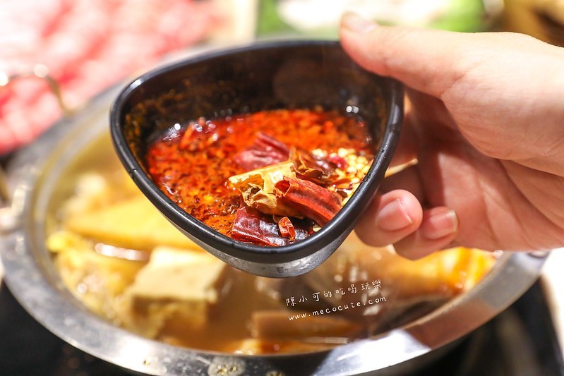 台北宵夜,台北火鍋,台北火鍋宵夜,台北麻辣鍋,川鼎精緻鍋物,川鼎精緻鍋物捷運,川鼎精緻鍋物推薦,川鼎精緻鍋物菜單,川鼎精緻鍋物評價,過年有營業的餐廳 @陳小可的吃喝玩樂