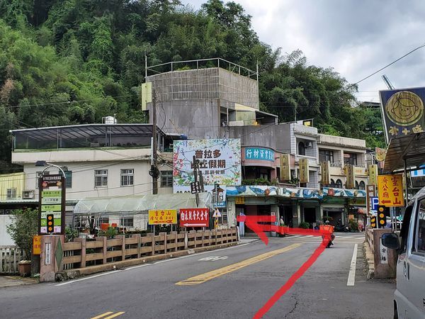 北橫過東安橋左轉.jpg 北橫過東安橋左轉.jpg