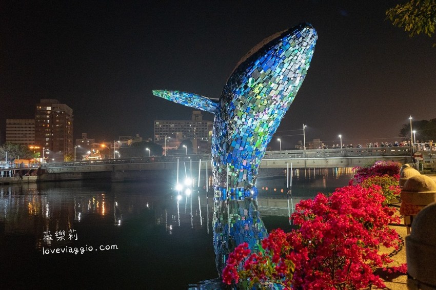 愛之鯨,愛河,愛河燈會,愛河鯨魚,高雄景點,高雄藝術裝置,高雄鯨魚 @薇樂莉 Love Viaggio | 旅行.生活.攝影