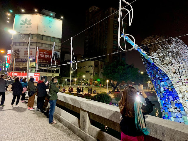 【高雄輕旅行】高雄愛河|愛之鯨、高雄燈會、水舞秀強勢登場!