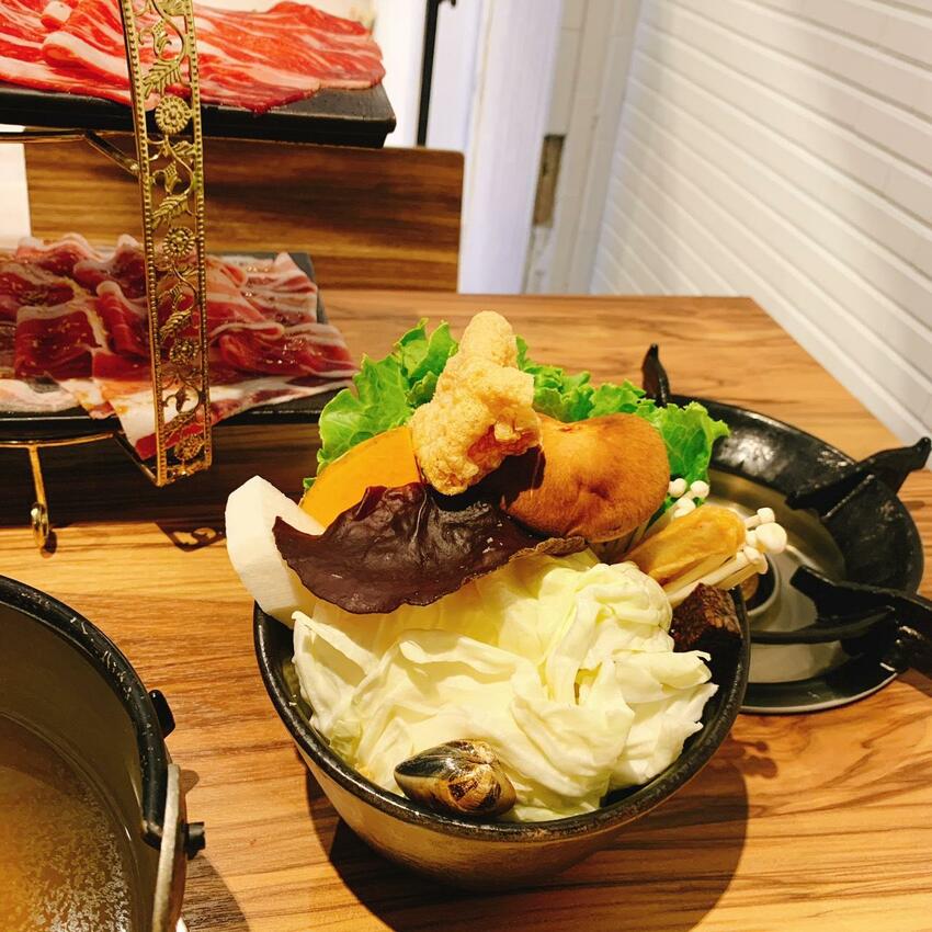 【東區火鍋推薦】咕咕咕嚕 昆布火鍋/韓式銅盤烤肉專賣店 超優新鮮肉質吃到飽飽飽！