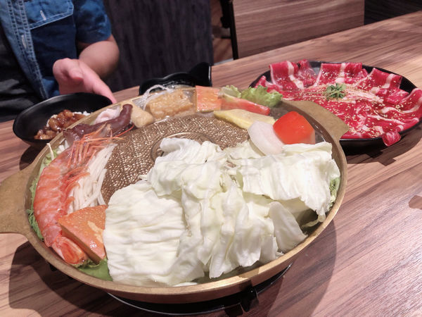 <咕咕咕嚕 日式昆布火鍋 | 韓式銅盤烤肉-大安店>巷弄中的火鍋推薦2020.06.25