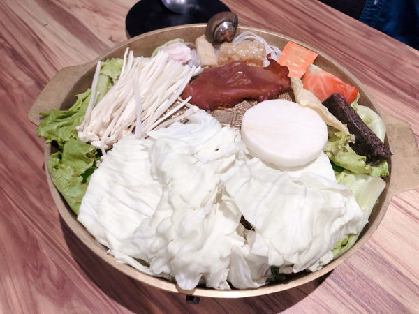<咕咕咕嚕 日式昆布火鍋 | 韓式銅盤烤肉-大安店>巷弄中的火鍋推薦2020.06.25