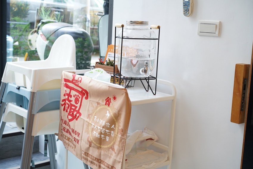 【三恆一曙】桃園中壢區新開幕兔兔友善咖啡廳,二樓有兔兔專屬跑跑區!