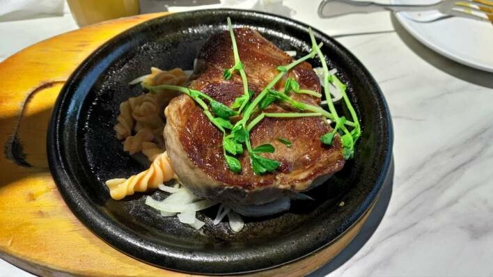 【中和美食】我家牛排中和旗艦店,多達80種熱食、水果、沙拉自助吧吃到飽