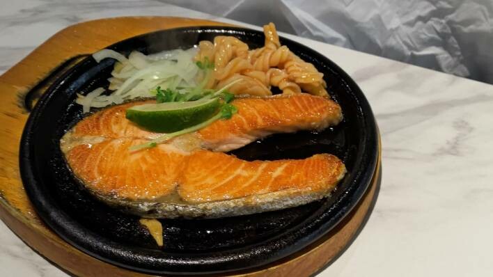 【中和美食】我家牛排中和旗艦店,多達80種熱食、水果、沙拉自助吧吃到飽