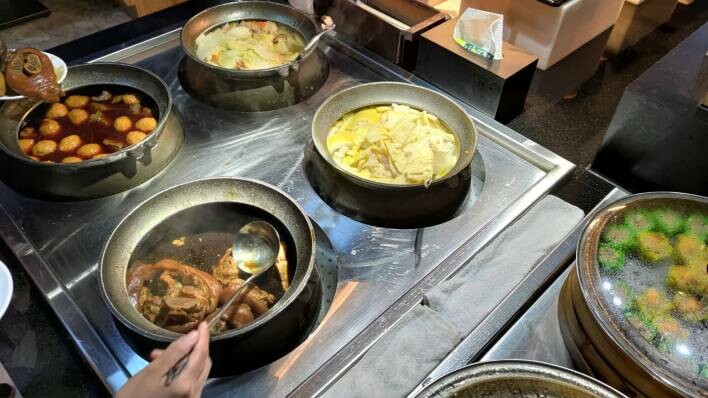 【中和美食】我家牛排中和旗艦店,多達80種熱食、水果、沙拉自助吧吃到飽