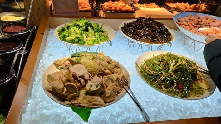 【中和美食】我家牛排中和旗艦店,多達80種熱食、水果、沙拉自助吧吃到飽