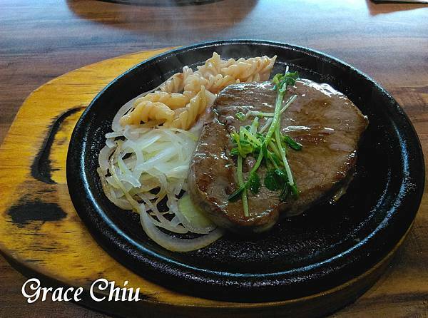 我家牛排新北中和店 平價排餐豐富自助吧吃到飽