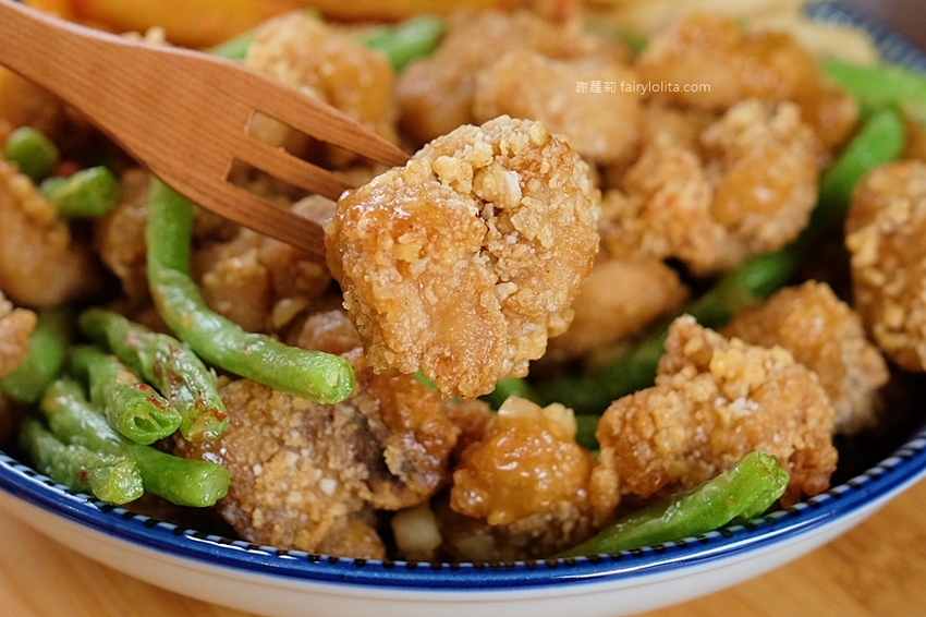 義氣豐發雞。超犯規!黃橙起司土石流,第一家「金沙鹹蛋黃」鹹酥雞,全台中只有這裡吃得到! @蹦啾♥謝蘿莉 La vie heureuse 義氣豐發雞。超犯規!黃橙起司土石流,第一家「金沙鹹蛋黃」鹹酥雞,全台中只有這裡吃得到! @蹦啾♥謝蘿莉 La vie heureuse