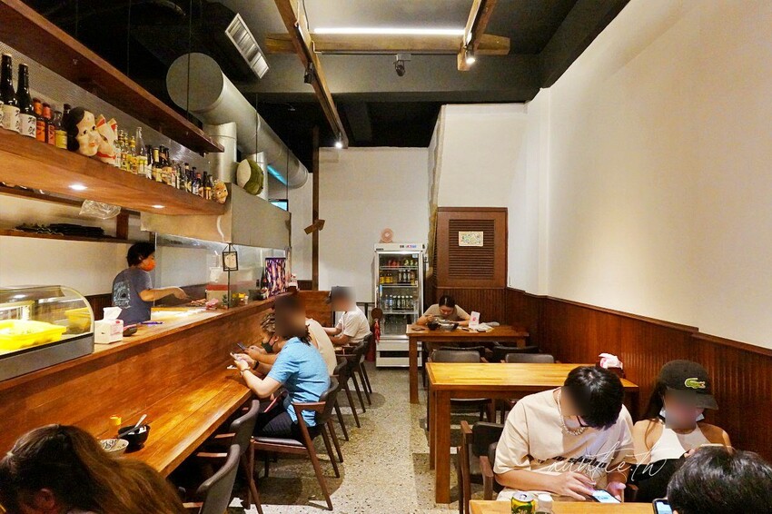 【台中】秘一日牛排飯，軟嫩牛排飯、烤豬排飯，整隻螃蟹味噌湯，台中牛排推薦