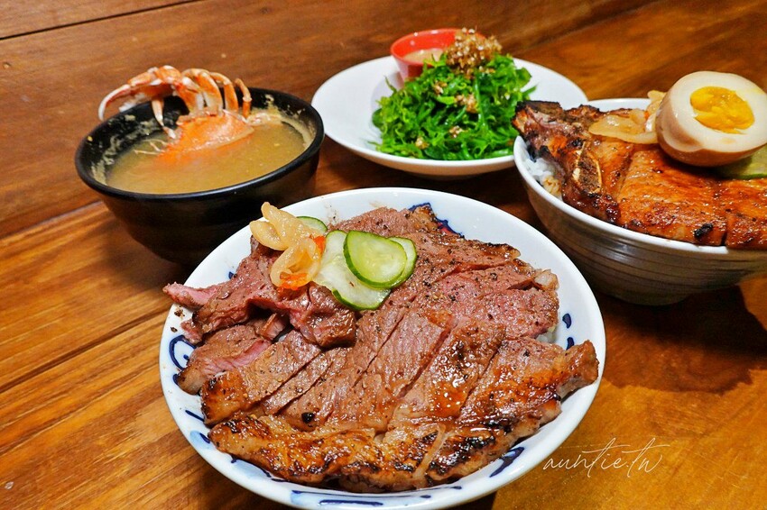 【台中】秘一日牛排飯，軟嫩牛排飯、烤豬排飯，整隻螃蟹味噌湯，台中牛排推薦