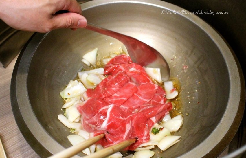 石の飽石頭火鍋 石の飽石頭火鍋