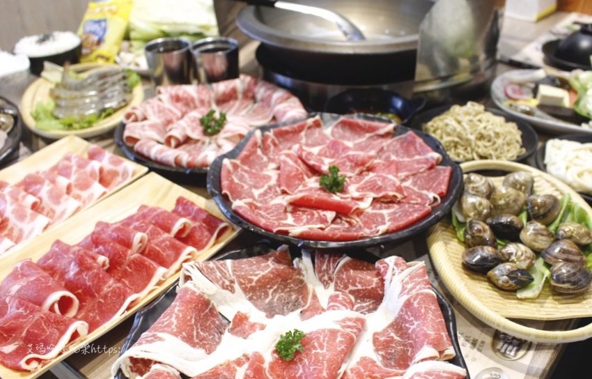 石の飽石頭火鍋 石の飽石頭火鍋