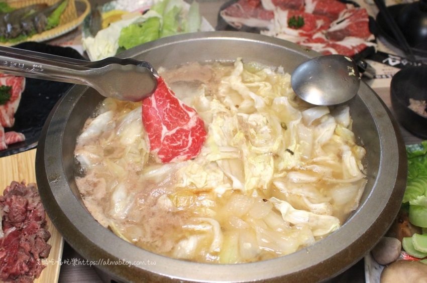 石の飽石頭火鍋 石の飽石頭火鍋