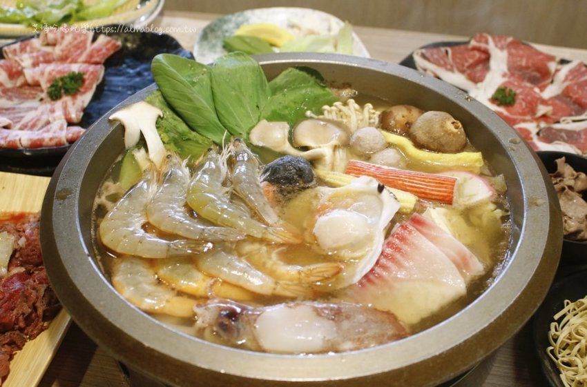 石の飽石頭火鍋 石の飽石頭火鍋