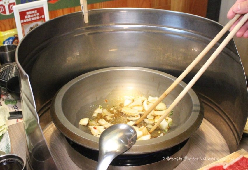 石の飽石頭火鍋 石の飽石頭火鍋