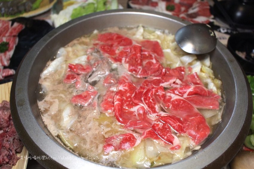 石の飽石頭火鍋 石の飽石頭火鍋