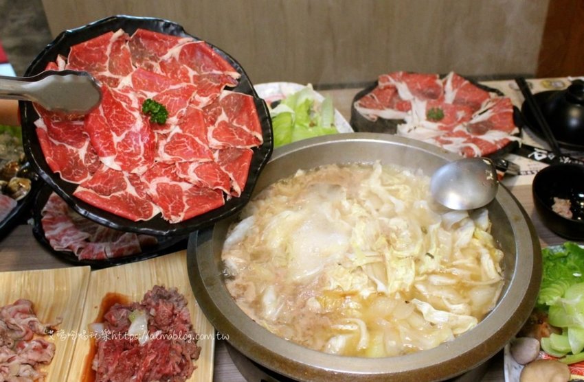 石の飽石頭火鍋 石の飽石頭火鍋