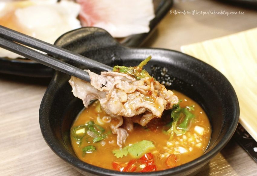 石の飽石頭火鍋 石の飽石頭火鍋