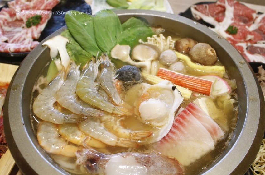 石の飽石頭火鍋 石の飽石頭火鍋