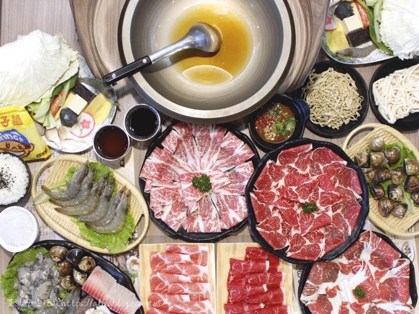 石の飽石頭火鍋 石の飽石頭火鍋