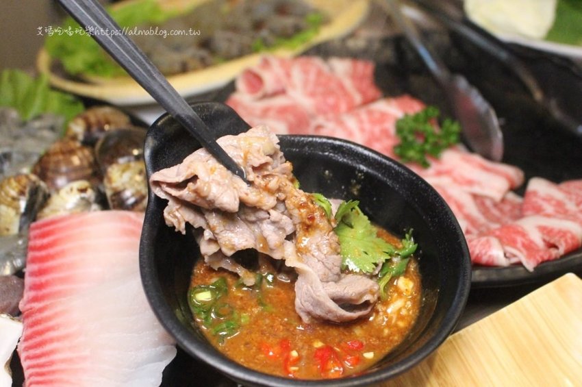 石の飽石頭火鍋 石の飽石頭火鍋