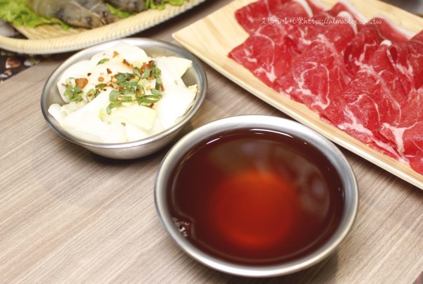 石の飽石頭火鍋 石の飽石頭火鍋