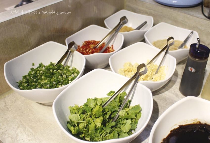 石の飽石頭火鍋 石の飽石頭火鍋