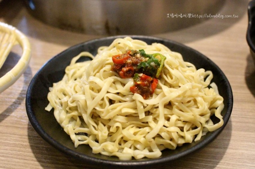 石の飽石頭火鍋 石の飽石頭火鍋