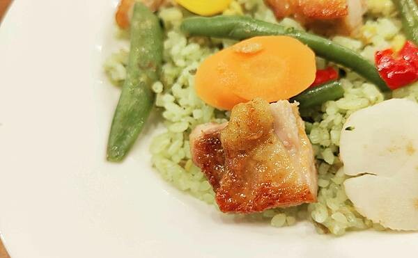 21 Plus香草烤雞時蔬青麻辣味炒飯｜臺灣炒飯王冠軍合作限定炒飯美食，炒飯愛好者必吃！