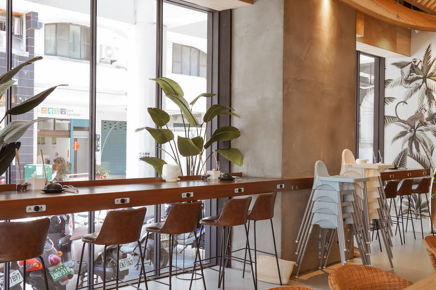 台南火鍋｜花花世界鍋物 浮誇海陸鍋 活龍蝦 Prime無骨牛小排 超邪惡鮭魚卵丼飯必點 台南東區最美度假網美風火鍋店5.jpg