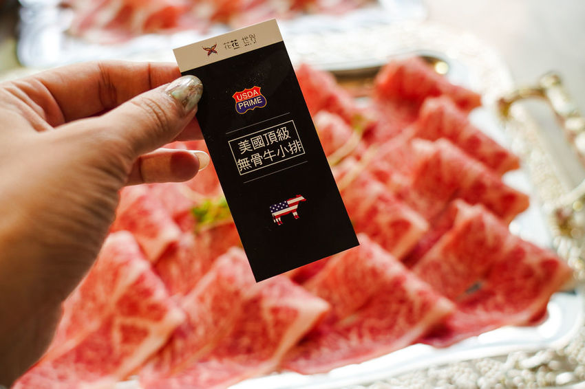 台南火鍋｜花花世界鍋物 浮誇海陸鍋 活龍蝦 Prime無骨牛小排 超邪惡鮭魚卵丼飯必點 台南東區最美度假網美風火鍋店20.jpg