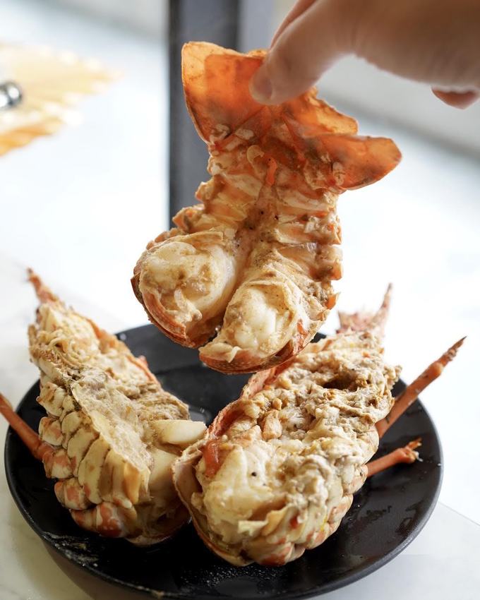 【台南美食】花花世界鍋物。南洋叢林風網美火鍋店。主打精緻海鮮、浮誇系大肉盤！營業至凌晨兩點～ - 阿華田的美食日記