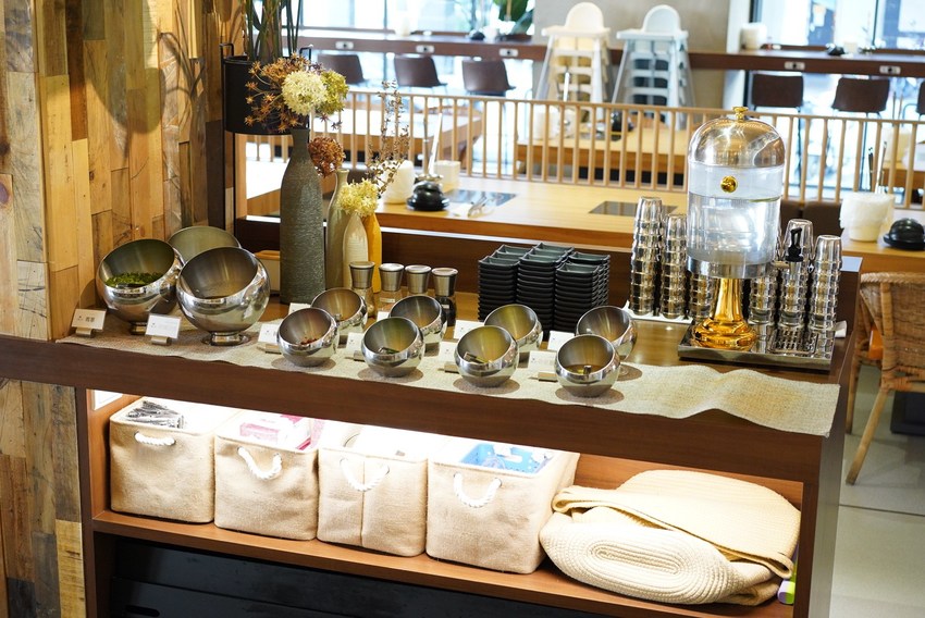 【台南美食】花花世界鍋物。南洋叢林風網美火鍋店。主打精緻海鮮、浮誇系大肉盤！營業至凌晨兩點～ - 阿華田的美食日記