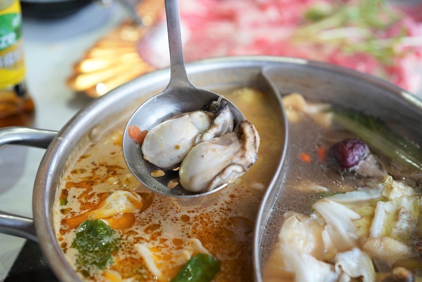 【台南美食】花花世界鍋物。南洋叢林風網美火鍋店。主打精緻海鮮、浮誇系大肉盤！營業至凌晨兩點～ - 阿華田的美食日記