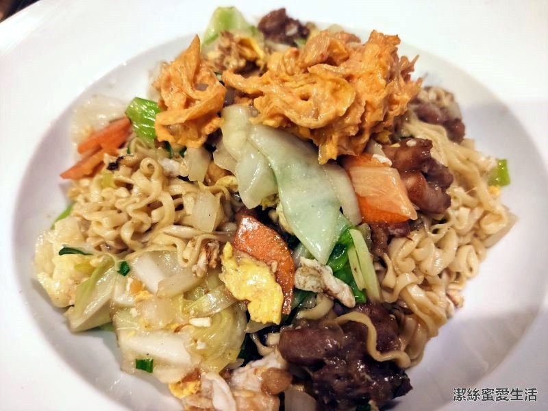 鐵炭魂-桐板饌酌食店 泡菜雞腿肉炒泡麵