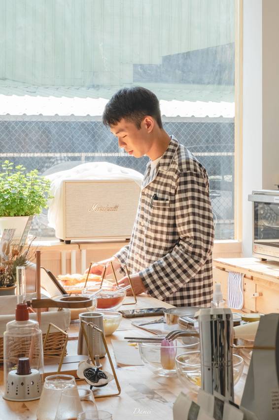 source: imgur.com 高雄苓雅|愚度咖啡-巷弄裡的網美咖啡館,餐點與空間都超好拍!