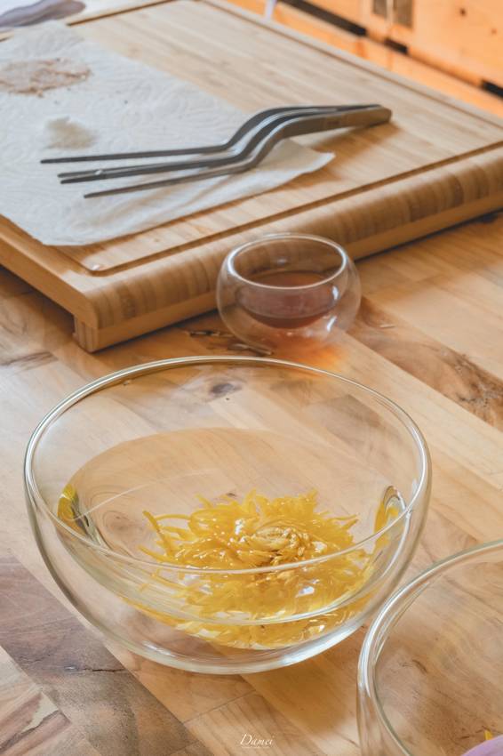 source: imgur.com 高雄苓雅|愚度咖啡-巷弄裡的網美咖啡館,餐點與空間都超好拍!