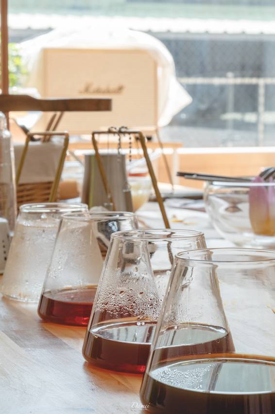 source: imgur.com 高雄苓雅|愚度咖啡-巷弄裡的網美咖啡館,餐點與空間都超好拍!