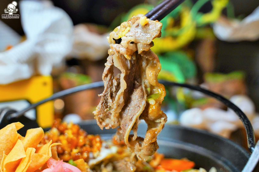 攝飲 動漫 主題餐廳 高雄 獨特 漫畫 動漫 cosplay 特色