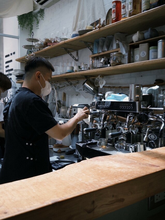 台南新化咖啡廳！貓咪咖啡店Kizuna Café，健康系舒肥雞早午餐。