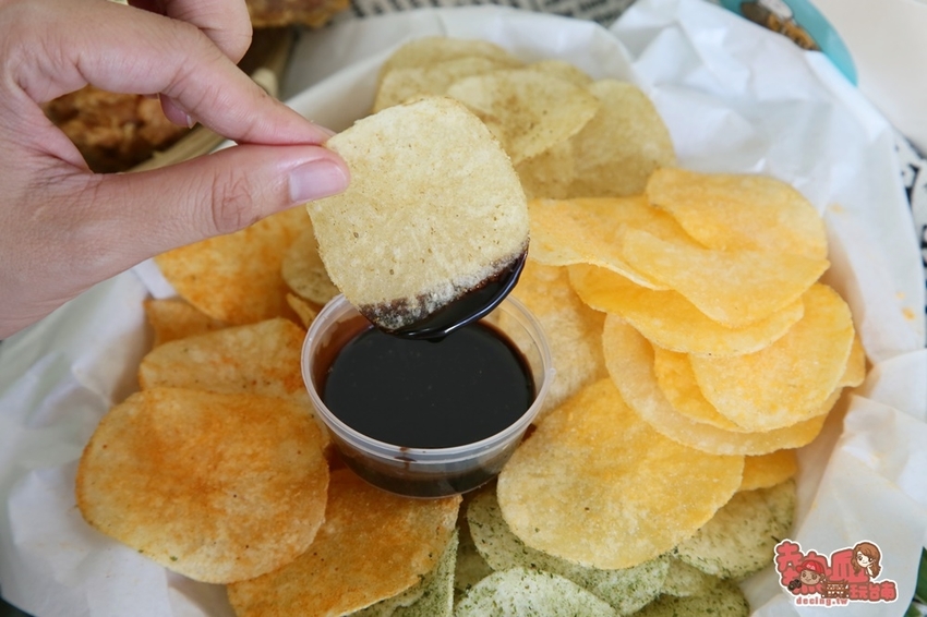 【台南美食】全台唯一馬鈴薯現切現炸洋芋片專賣！還有多達八種口味可任搭：兔彼炸物 - 熱血玩台南。跳躍新世界