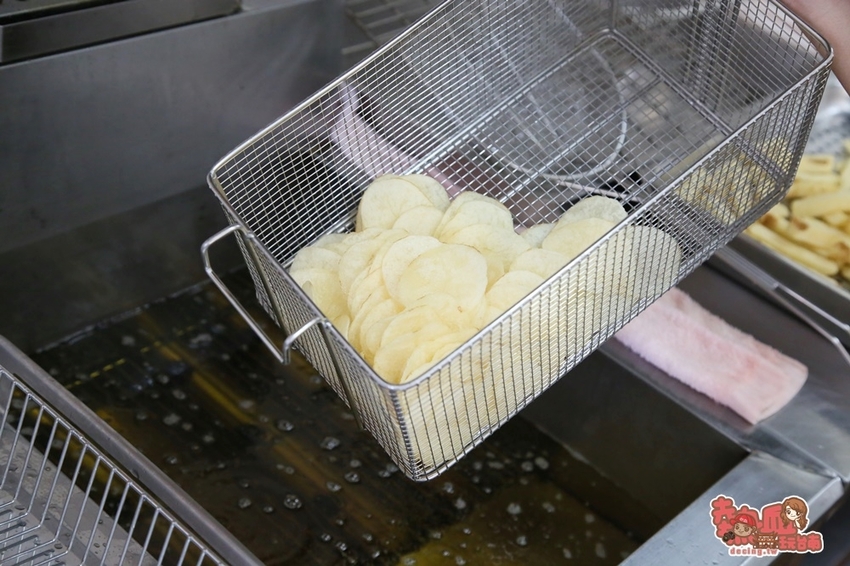 【台南美食】全台唯一馬鈴薯現切現炸洋芋片專賣！還有多達八種口味可任搭：兔彼炸物 - 熱血玩台南。跳躍新世界