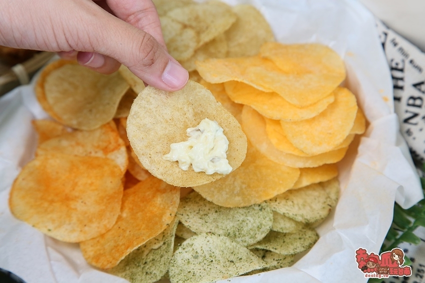 【台南美食】全台唯一馬鈴薯現切現炸洋芋片專賣！還有多達八種口味可任搭：兔彼炸物 - 熱血玩台南。跳躍新世界