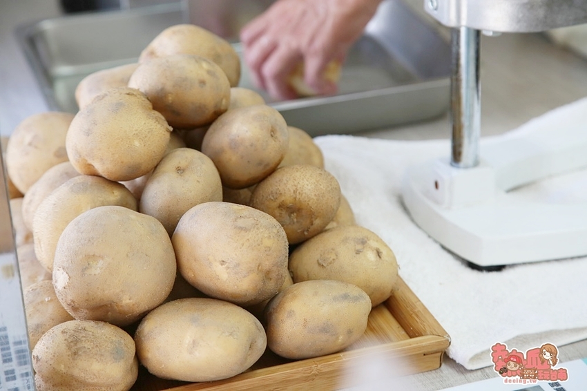 【台南美食】全台唯一馬鈴薯現切現炸洋芋片專賣！還有多達八種口味可任搭：兔彼炸物 - 熱血玩台南。跳躍新世界