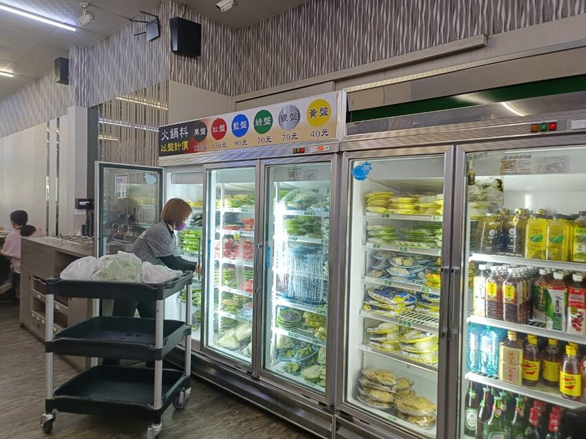 【屏東】隆興汕頭沙茶火鍋。霜降牛肉+松阪豬+哇沙米手打魚漿必點。寵物友善餐廳